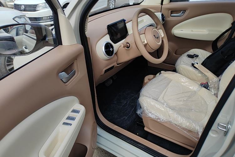 Used Wuling Hongguang MINIEV 2025 Four-Door Version Advanced Edition Driver Seat