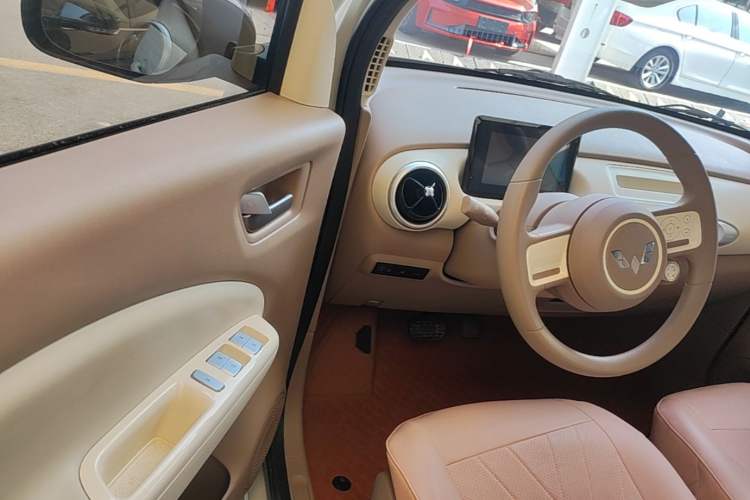 Used Wuling Hongguang MINIEV 2025 Four-Door Version Advanced Edition Driver Seat