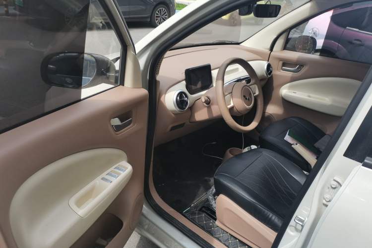 Used Wuling Hongguang MINIEV 2025 Four-Door Version Advanced Edition Driver Seat