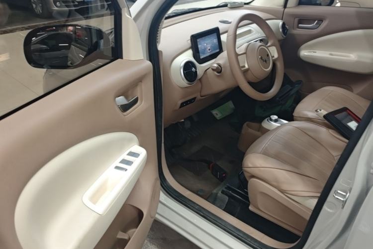 Used Wuling Hongguang MINIEV 2025 Four-Door Version Premium Edition Driver Seat