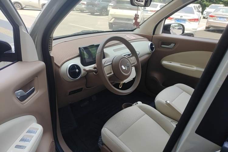 Used Wuling Hongguang MINIEV 2025 Four-Door Version Advanced Edition Driver Seat