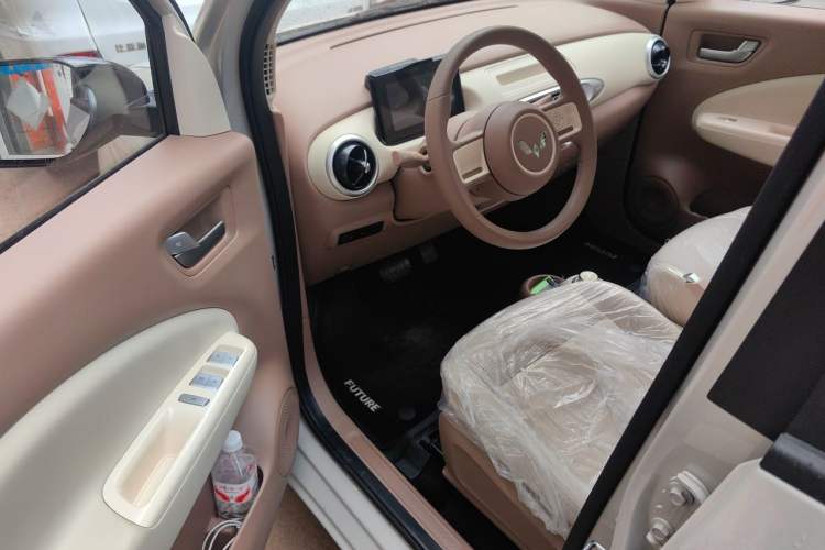 Used Wuling Hongguang MINIEV 2025 Four-Door Version Advanced Edition Driver Seat