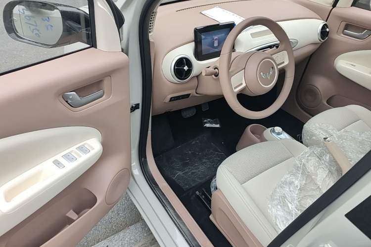 Used Wuling Hongguang MINIEV 2025 Four-Door Version Advanced Edition Driver Seat
