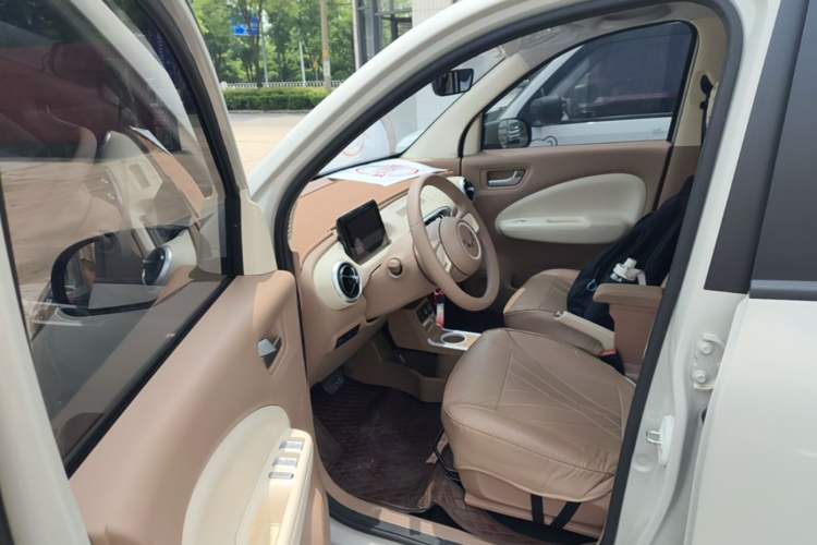Used Wuling Hongguang MINIEV 2025 Four-Door Version Advanced Edition Driver Seat