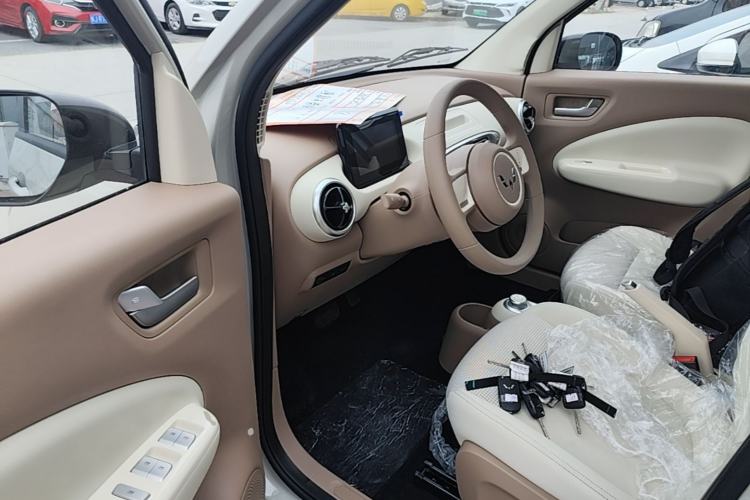 Used Wuling Hongguang MINIEV 2025 Four-Door Version Advanced Edition Driver Seat