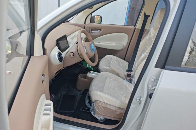 Used Wuling Hongguang MINIEV 2025 Four-Door Version Advanced Edition Driver Seat
