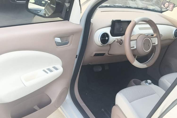Used Wuling Hongguang MINIEV 2025 Four-Door Version Advanced Edition Driver Seat