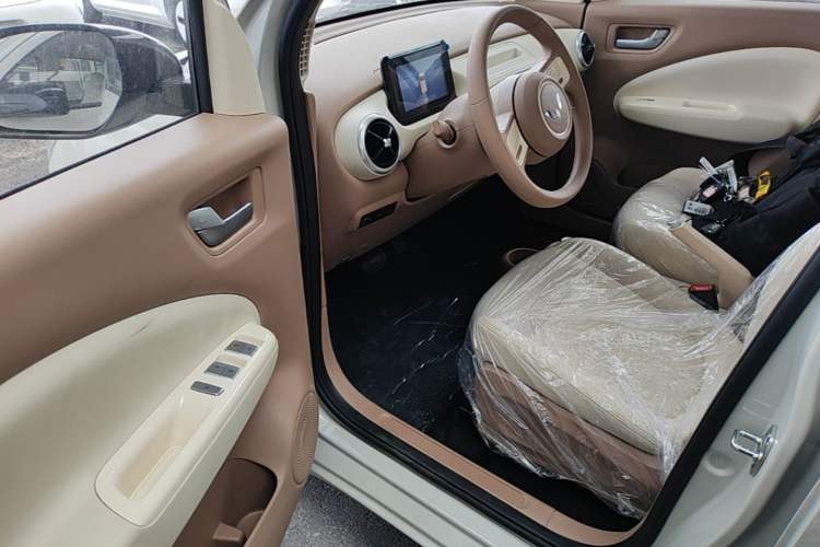 Used Wuling Hongguang MINIEV 2025 Four-Door Version Advanced Edition Driver Seat