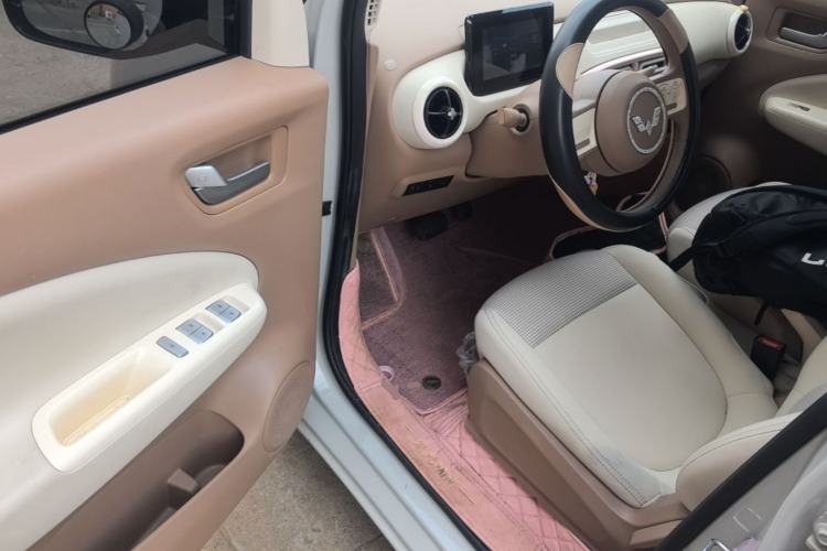 Used Wuling Hongguang MINIEV 2025 Four-Door Version Premium Edition Driver Seat