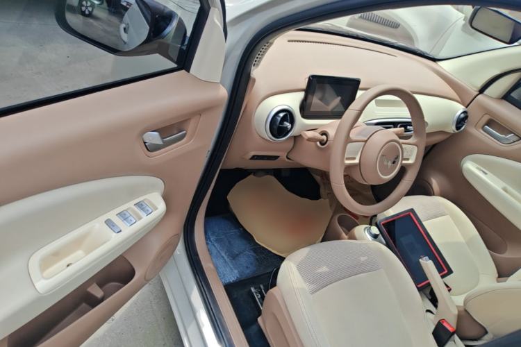 Used Wuling Hongguang MINIEV 2025 Four-Door Version Advanced Edition Driver Seat