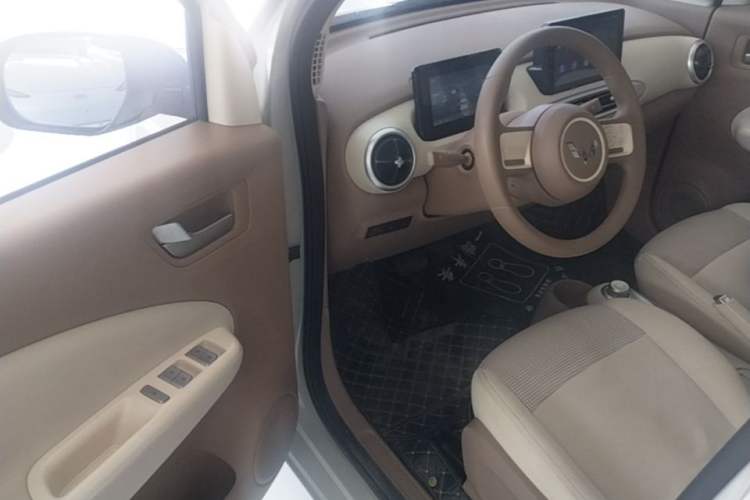 Used Wuling Hongguang MINIEV 2025 Four-Door Version Advanced Edition Driver Seat
