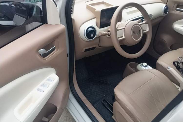 Used Wuling Hongguang MINIEV 2025 Four-Door Version Advanced Edition Driver Seat