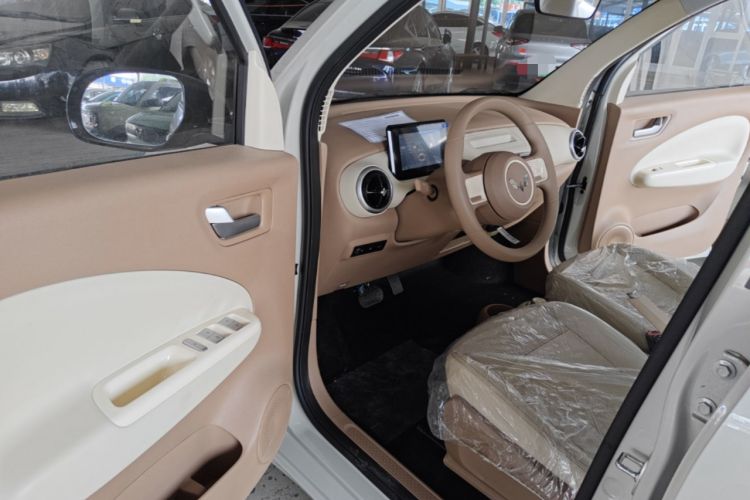 Used Wuling Hongguang MINIEV 2025 Four-Door Version Advanced Edition Driver Seat