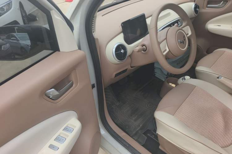 Used Wuling Hongguang MINIEV 2025 Four-Door Version Advanced Edition Driver Seat