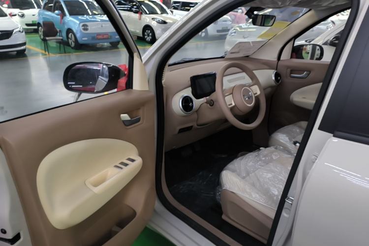 Used Wuling Hongguang MINIEV 2025 Four-Door Version Advanced Edition Driver Seat