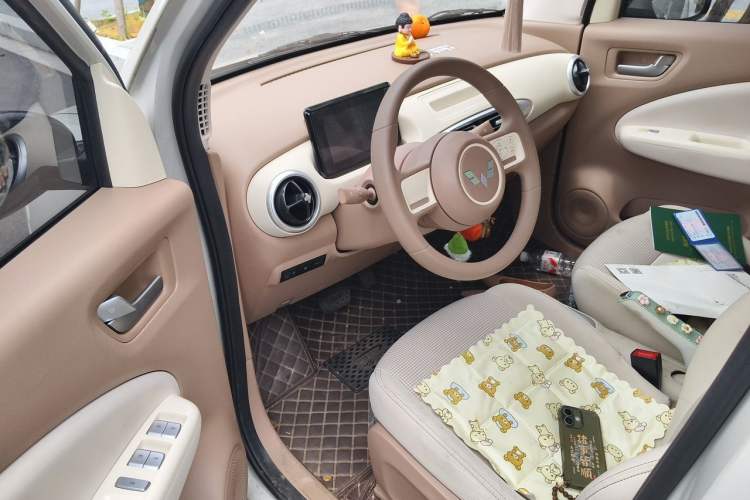 Used Wuling Hongguang MINIEV 2025 Four-Door Version Advanced Edition Driver Seat