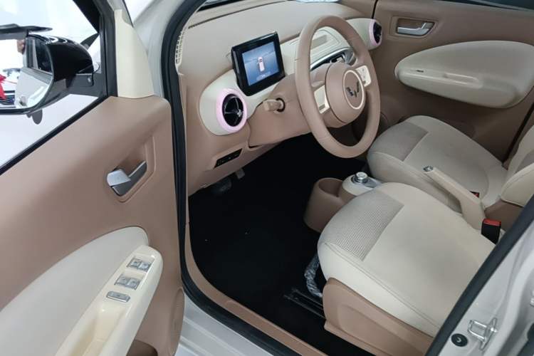 Used Wuling Hongguang MINIEV 2025 Four-Door Version Advanced Edition Driver Seat