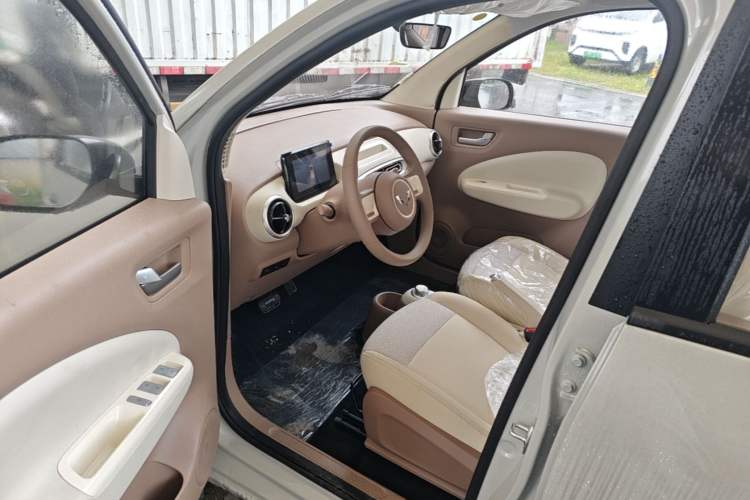Used Wuling Hongguang MINIEV 2025 Four-Door Version Advanced Edition Driver Seat