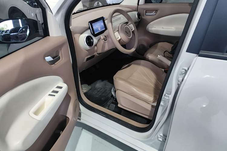 Used Wuling Hongguang MINIEV 2025 Four-Door Version Advanced Edition Driver Seat