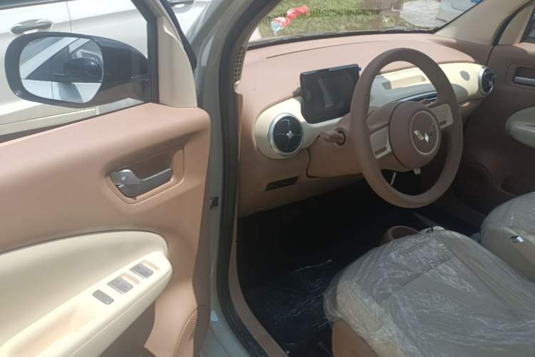 Used Wuling Hongguang MINIEV 2025 Four-Door Version Advanced Edition Driver Seat