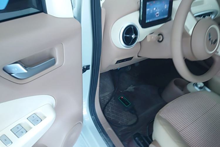 Used Wuling Hongguang MINIEV 2025 Four-Door Version Advanced Edition Driver Seat