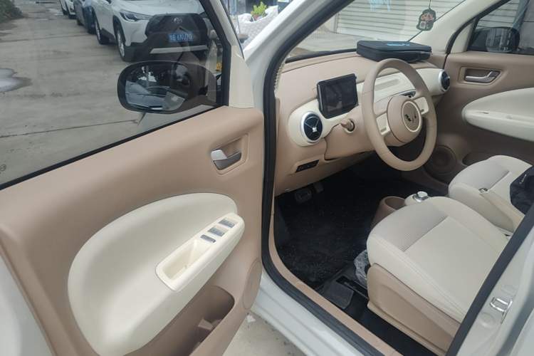 Used Wuling Hongguang MINIEV 2025 Four-Door Version Advanced Edition Driver Seat