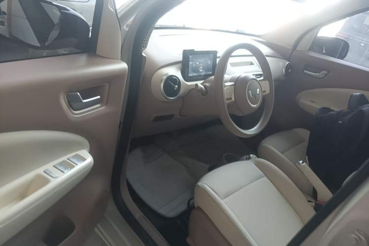 Used Wuling Hongguang MINIEV 2025 Four-Door Version Advanced Edition Driver Seat