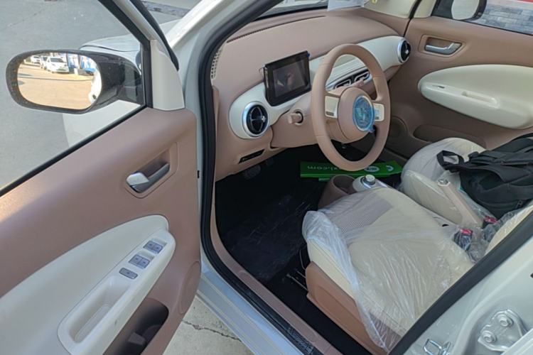Used Wuling Hongguang MINIEV 2025 Four-Door Version Premium Edition Driver Seat