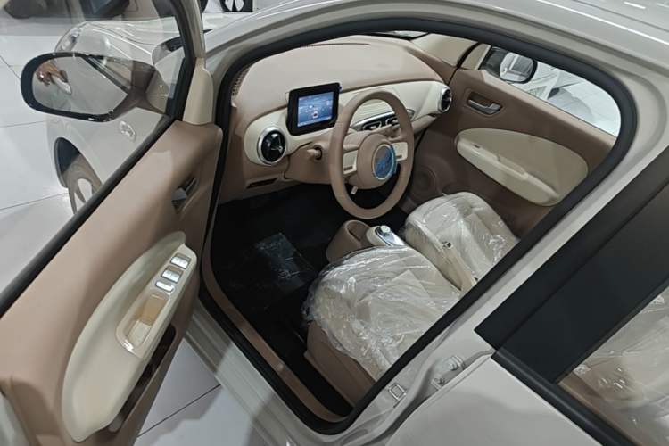 Used Wuling Hongguang MINIEV 2025 Four-Door Version Advanced Edition Driver Seat