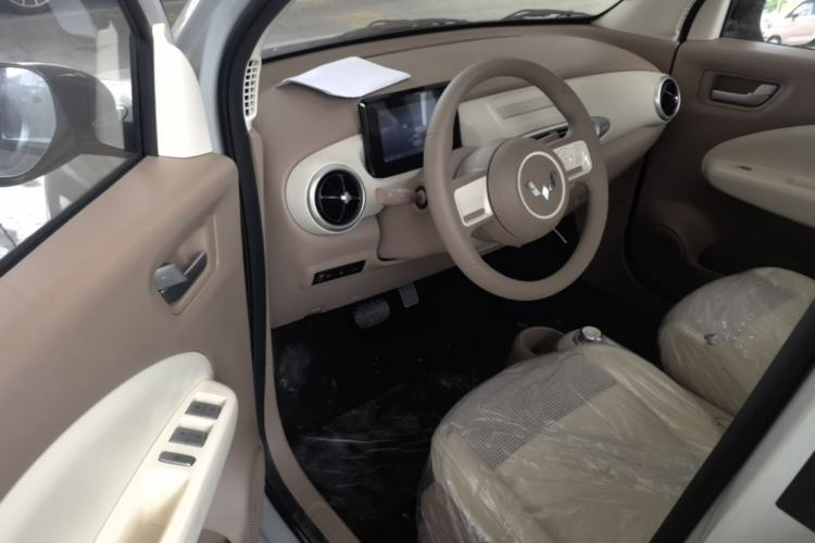 Used Wuling Hongguang MINIEV 2025 Four-Door Version Advanced Edition Driver Seat