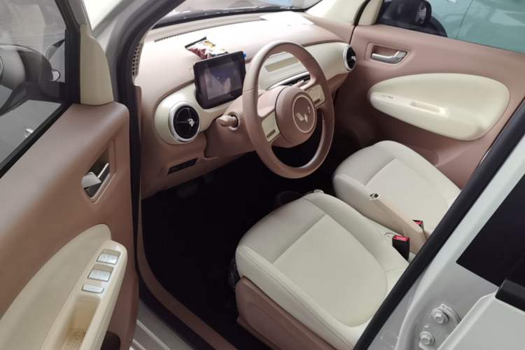 Used Wuling Hongguang MINIEV 2025 Four-Door Version Advanced Edition Driver Seat