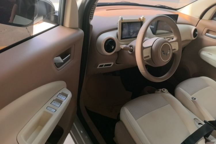 Used Wuling Hongguang MINIEV 2025 Four-Door Version Advanced Edition Driver Seat