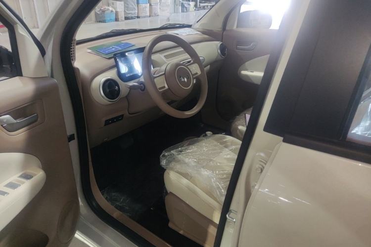 Used Wuling Hongguang MINIEV 2025 Four-Door Version Advanced Edition Driver Seat