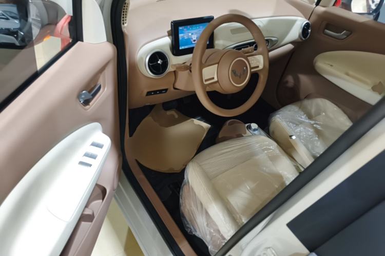 Used Wuling Hongguang MINIEV 2025 Four-Door Version Advanced Edition Driver Seat