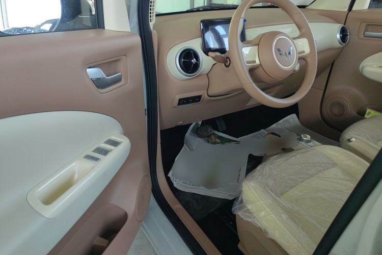 Used Wuling Hongguang MINIEV 2025 Four-Door Version Advanced Edition Driver Seat