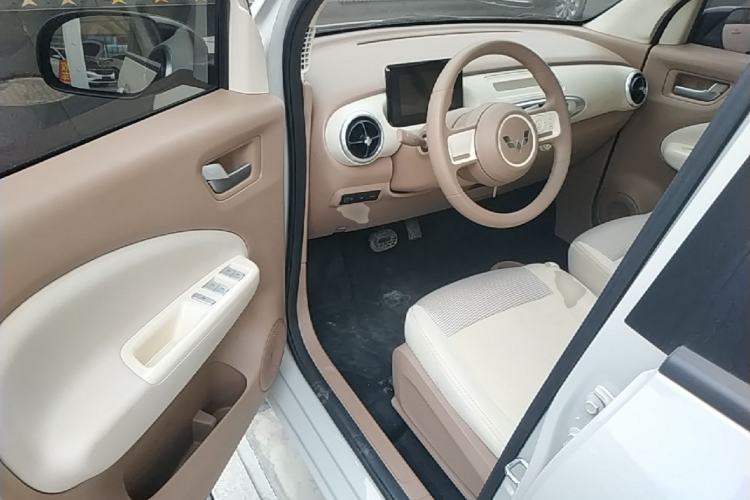 Used Wuling Hongguang MINIEV 2025 Four-Door Version Advanced Edition Driver Seat