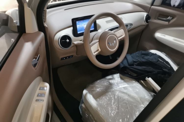 Used Wuling Hongguang MINIEV 2025 Four-Door Version Advanced Edition Driver Seat