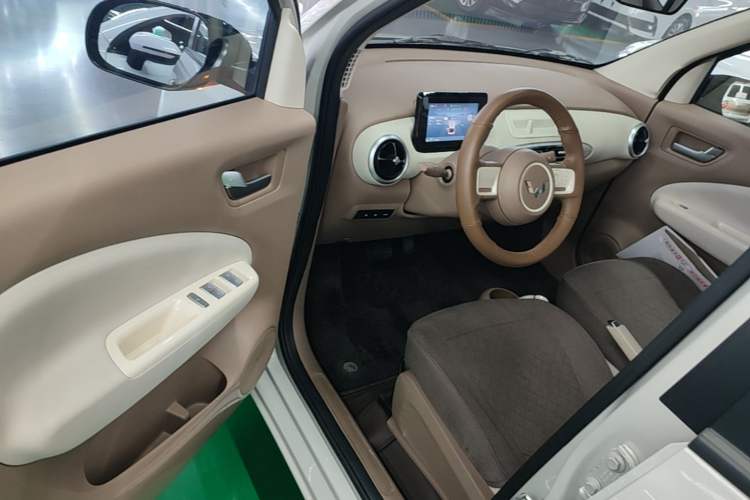 Used Wuling Hongguang MINIEV 2025 Four-Door Version Advanced Edition Driver Seat
