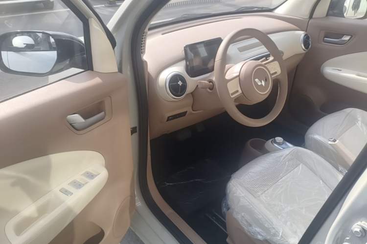 Used Wuling Hongguang MINIEV 2025 Four-Door Version Advanced Edition Driver Seat