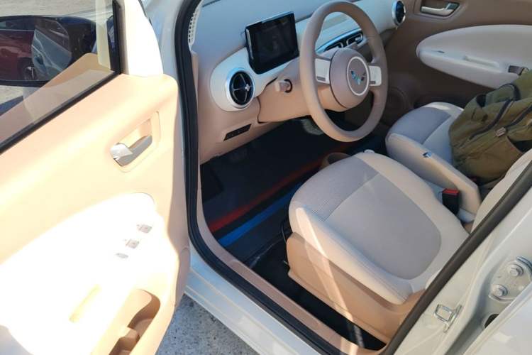 Used Wuling Hongguang MINIEV 2025 Four-Door Version Advanced Edition Driver Seat