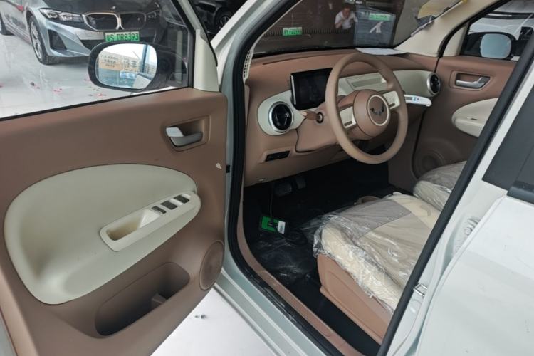 Used Wuling Hongguang MINIEV 2025 Four-Door Version Advanced Edition Driver Seat