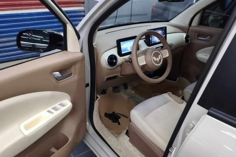 Used Wuling Hongguang MINIEV 2025 Four-Door Version Advanced Edition Driver Seat
