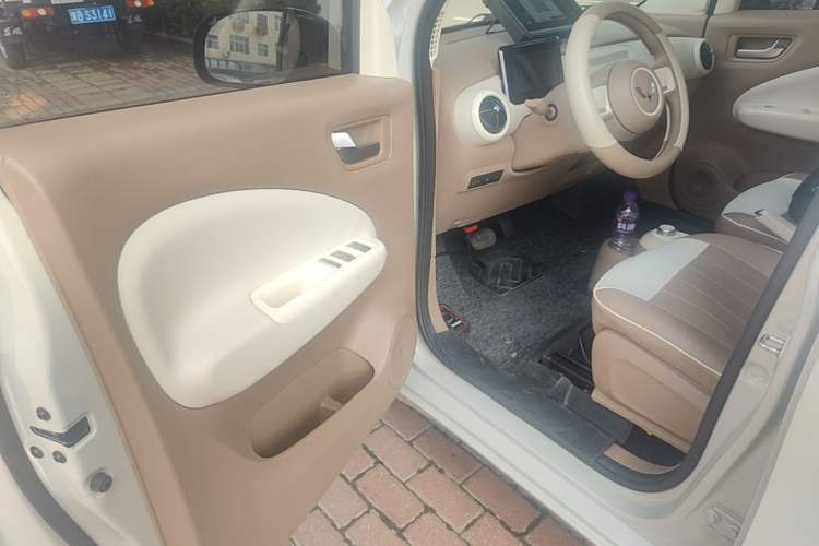 Used Wuling Hongguang MINIEV 2025 Four-Door Version Advanced Edition Driver Seat