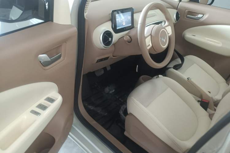 Used Wuling Hongguang MINIEV 2025 Four-Door Version Advanced Edition Driver Seat