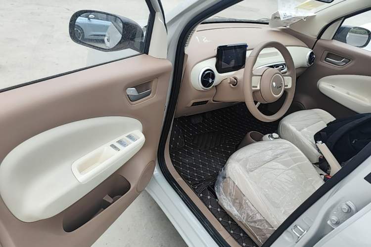 Used Wuling Hongguang MINIEV 2025 Four-Door Version Advanced Edition Driver Seat