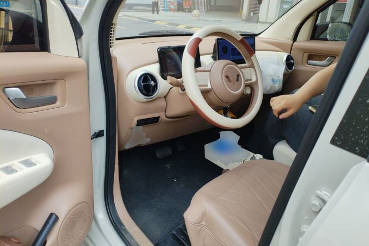 Used Wuling Hongguang MINIEV 2025 Four-Door Version Advanced Edition Driver Seat