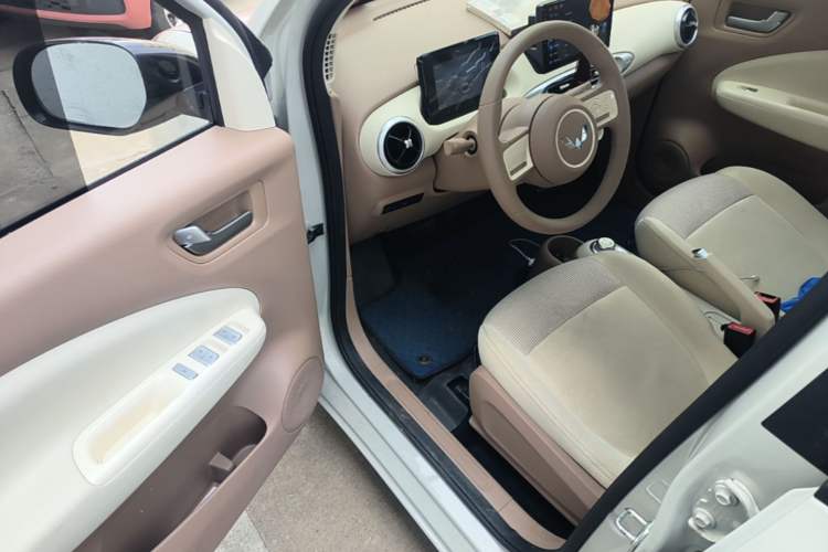 Used Wuling Hongguang MINIEV 2025 Four-Door Version Advanced Edition Driver Seat