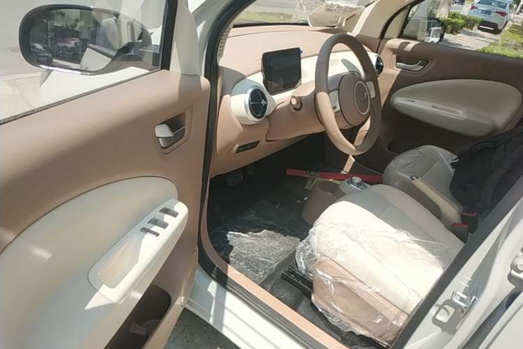 Used Wuling Hongguang MINIEV 2025 Four-Door Version Advanced Edition Driver Seat