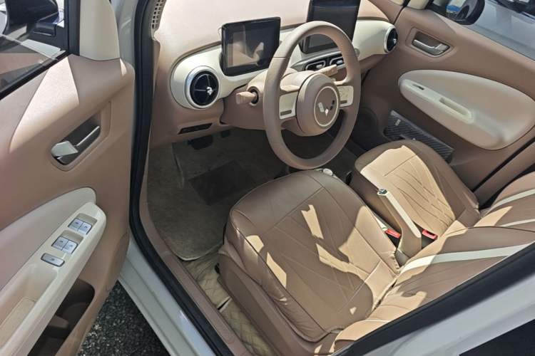 Used Wuling Hongguang MINIEV 2025 Four-Door Version Advanced Edition Driver Seat