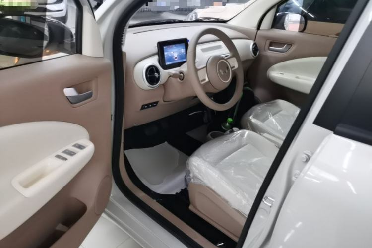 Used Wuling Hongguang MINIEV 2025 Four-Door Version Advanced Edition Driver Seat